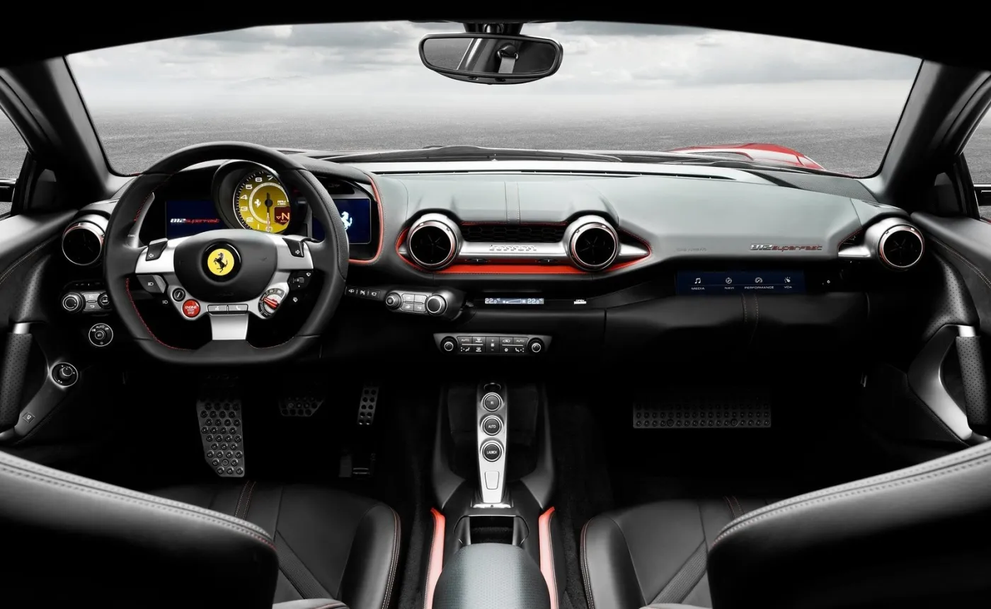 ferrari-812-superfast-37618677.jpg