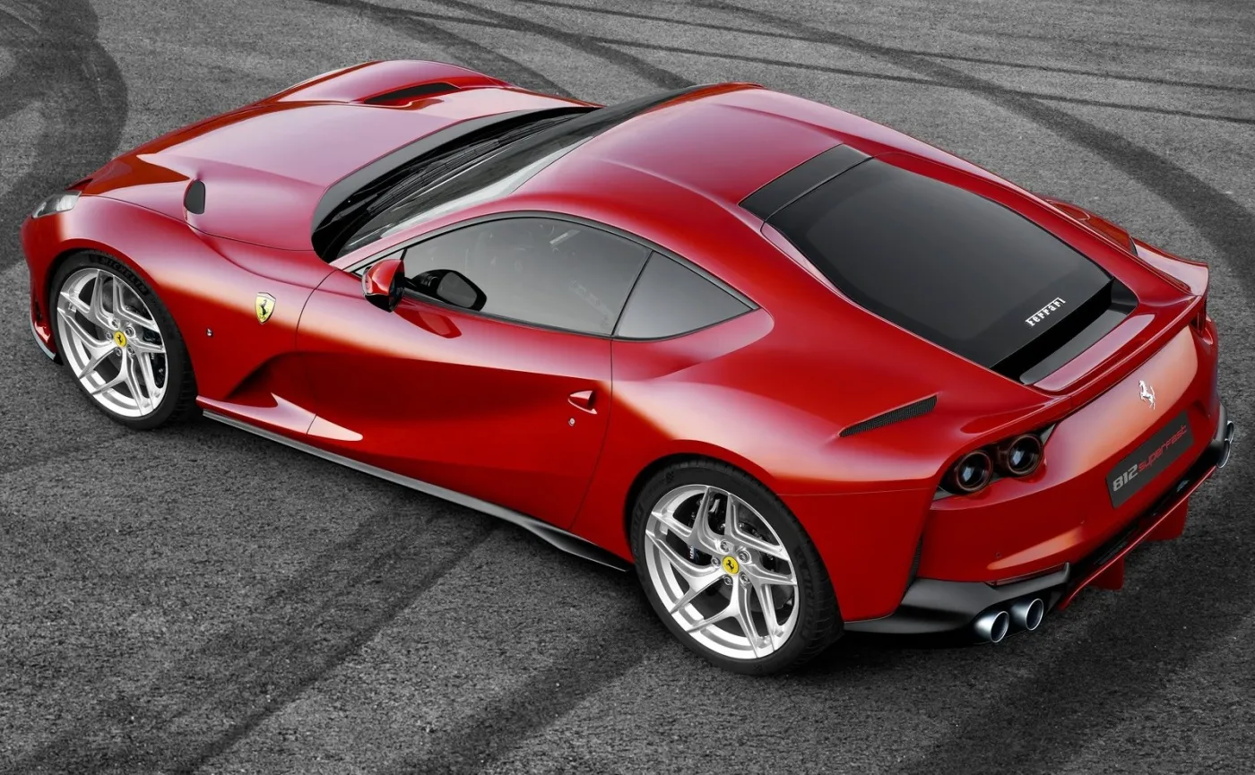 ferrari-812-superfast-37618682.jpg