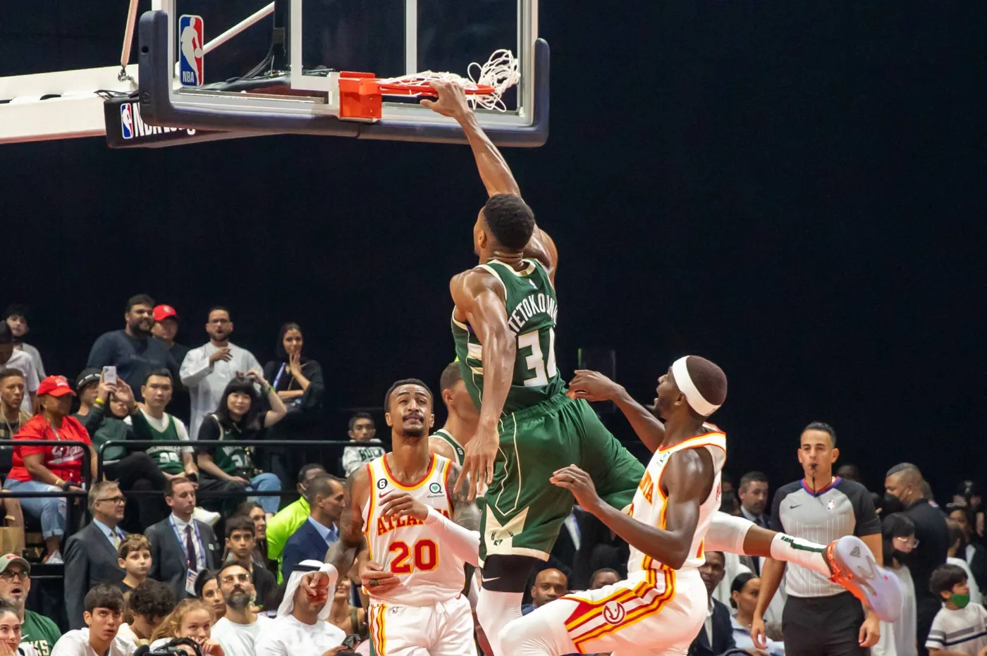 Bucks wciąż niepokonani, Lakers jedyną drużyną bez zwycięstwa [WIDEO]