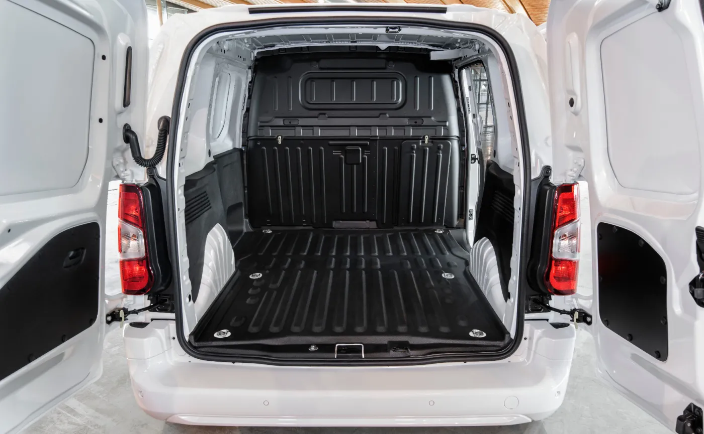 12611126-toyota-proace-city-11.jpg