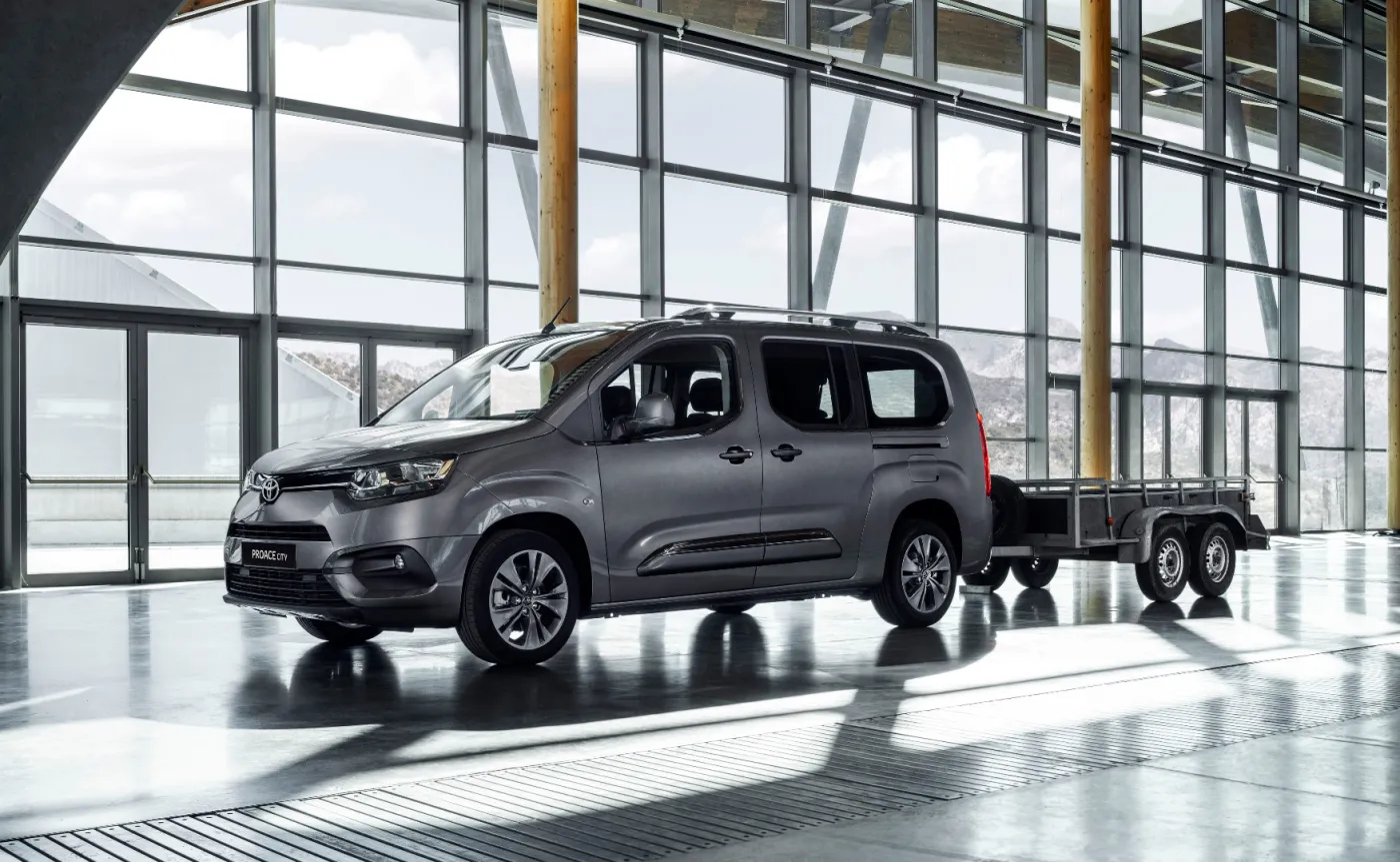 12611190-toyota-proace-city-13.jpg