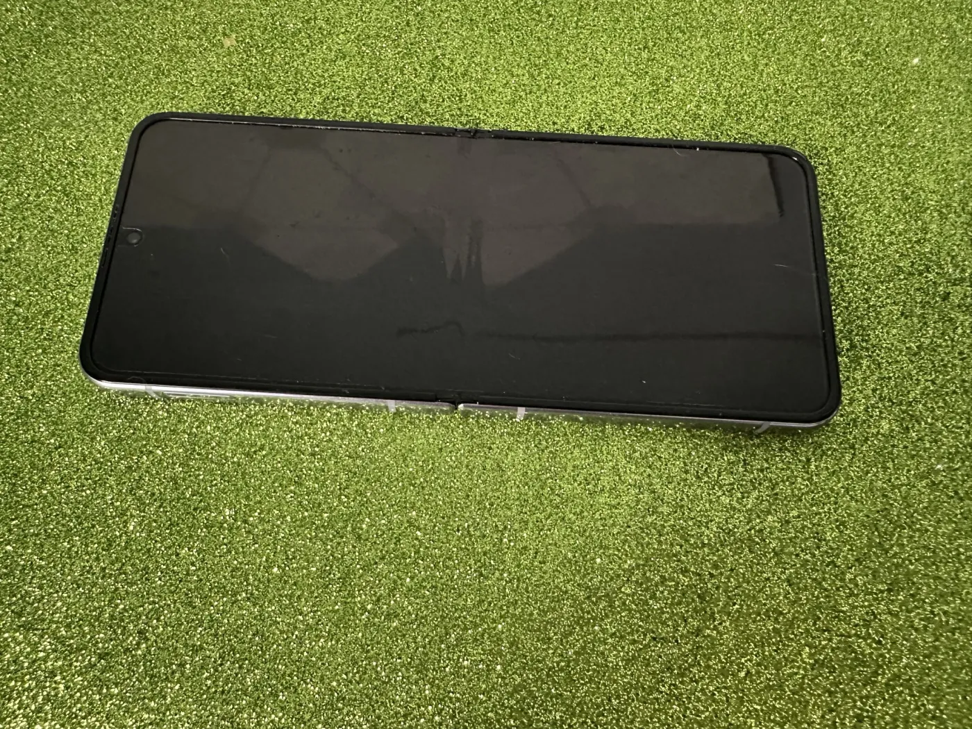 samsung-galaxy-flip-4-37646094.jpeg
