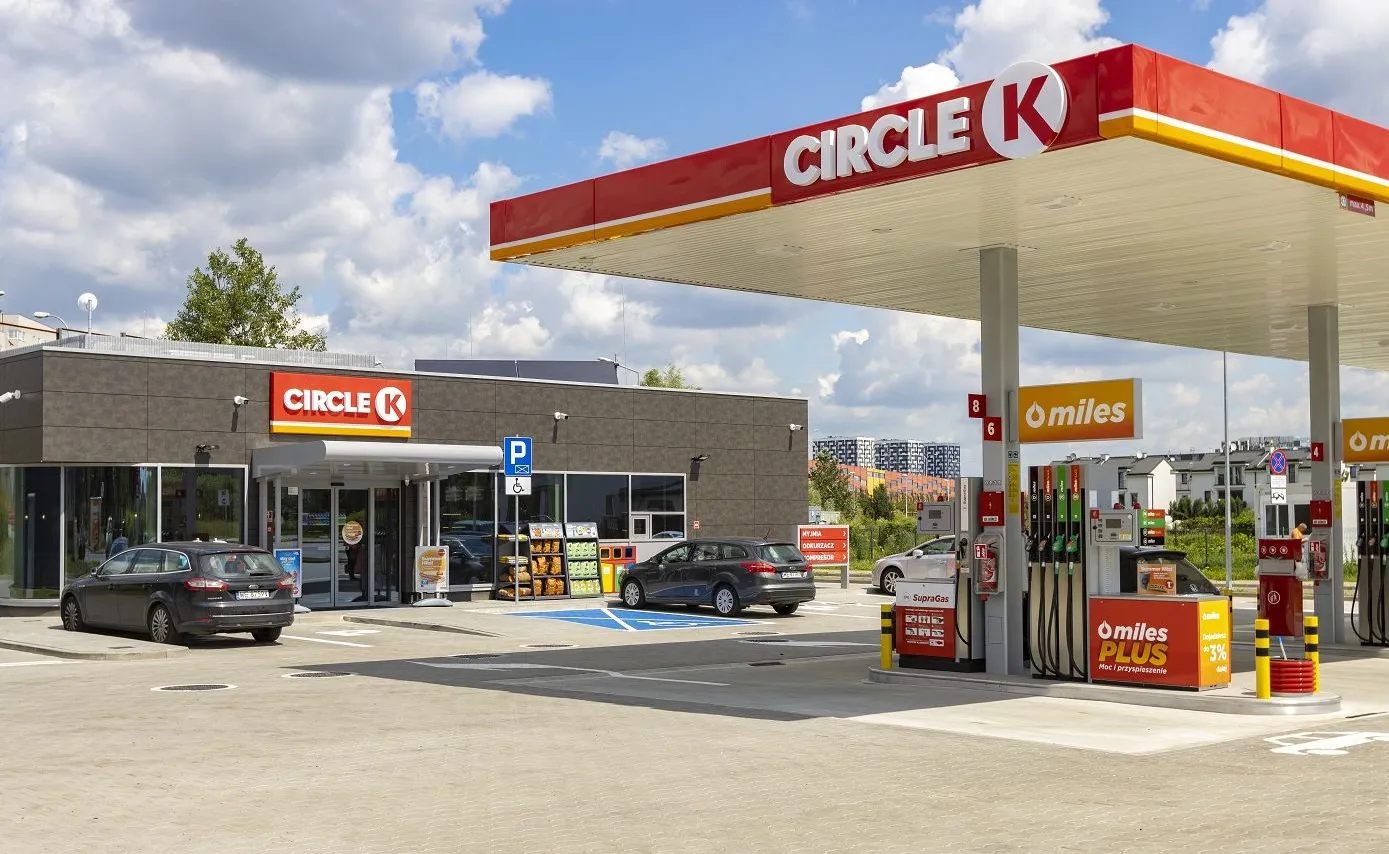 stacja-paliw-circle-k-37653739.jpg