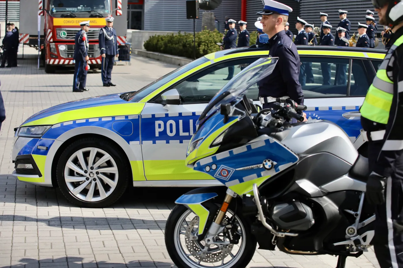 Policja ujawniła nowe oznakowanie radiowozów i motocykli