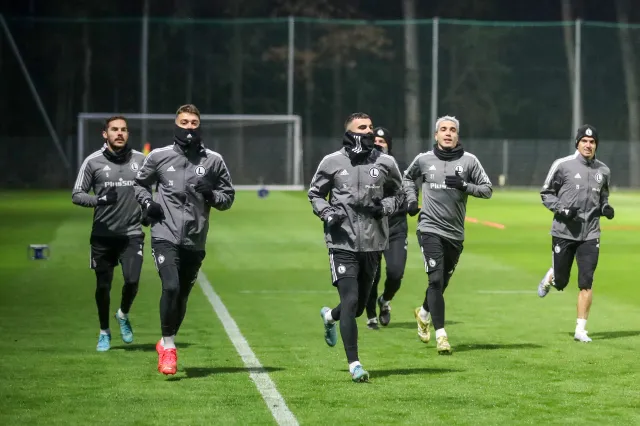 Legia już z Carlitosem, Jędrzejczykiem, Mladenovicem i Tobiaszem [WIDEO]