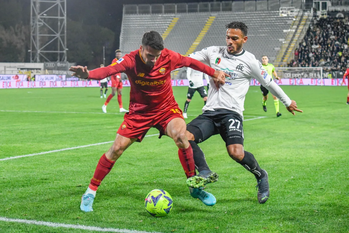 Liga włoska. Roma pokonała Spezię w "polskim" meczu