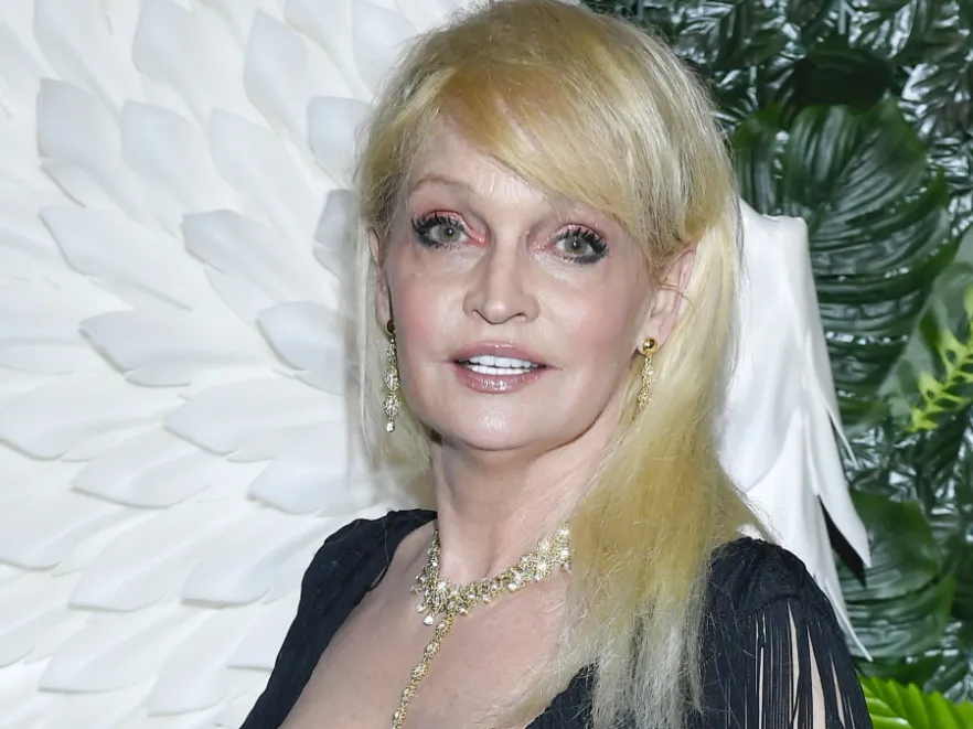 "Imponująca głębia". Adrianna Biedrzyńska z onieśmielającym dekoltem [FOTO]