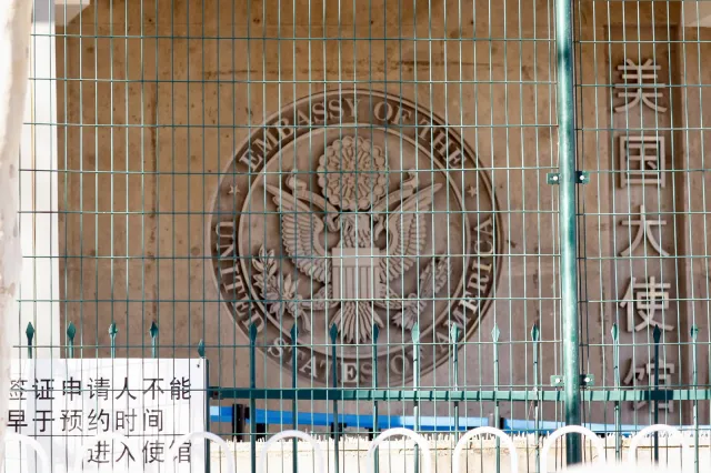 Balon nad USA szpiegowski czy nie? "Jeżeli wyląduje w Chinach lub Rosji..."