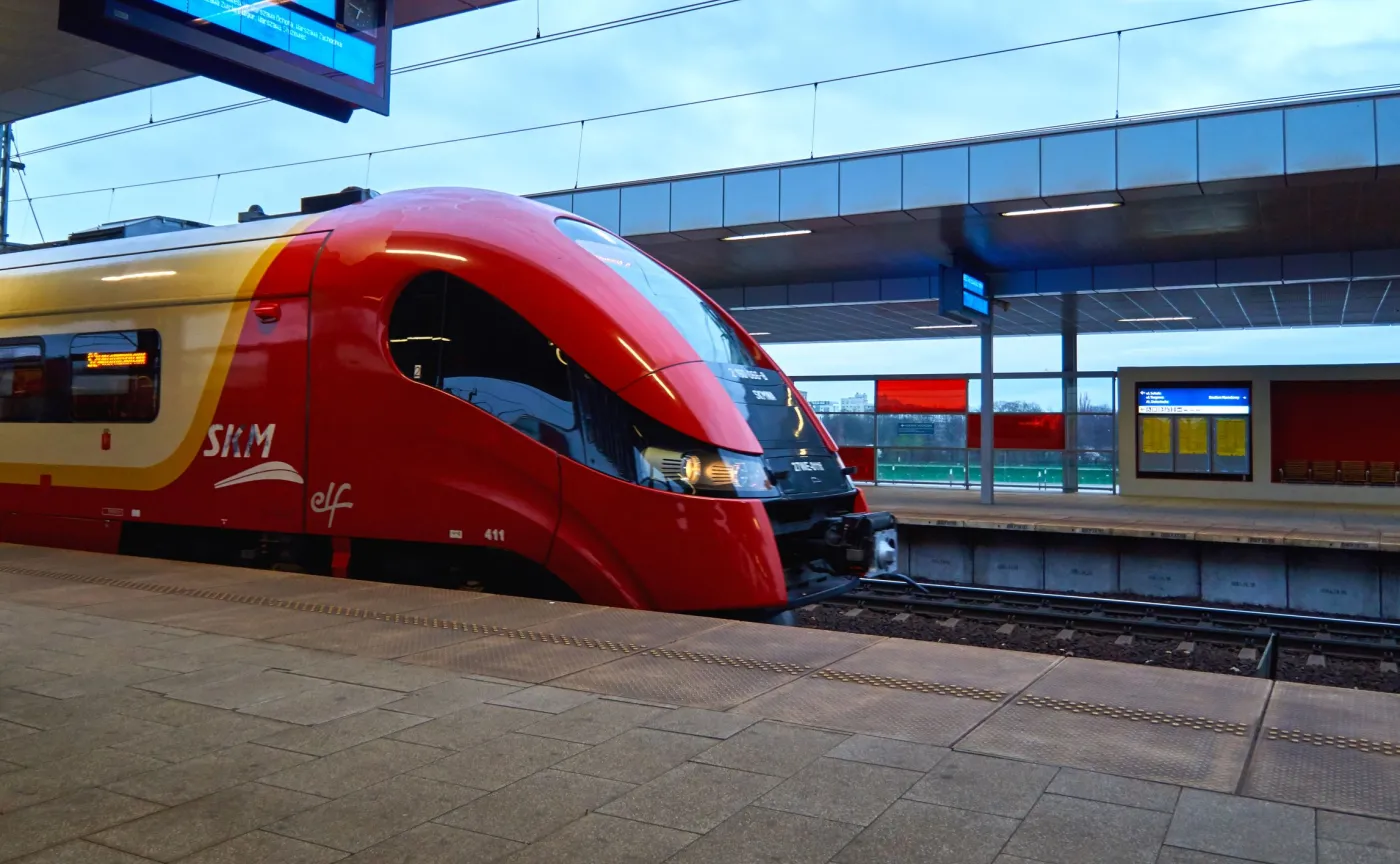 Olbrzymie utrudnienia w kursowaniu pociągów SKM i Kolei Mazowieckich. "Niektóre pociągi są odwołane"