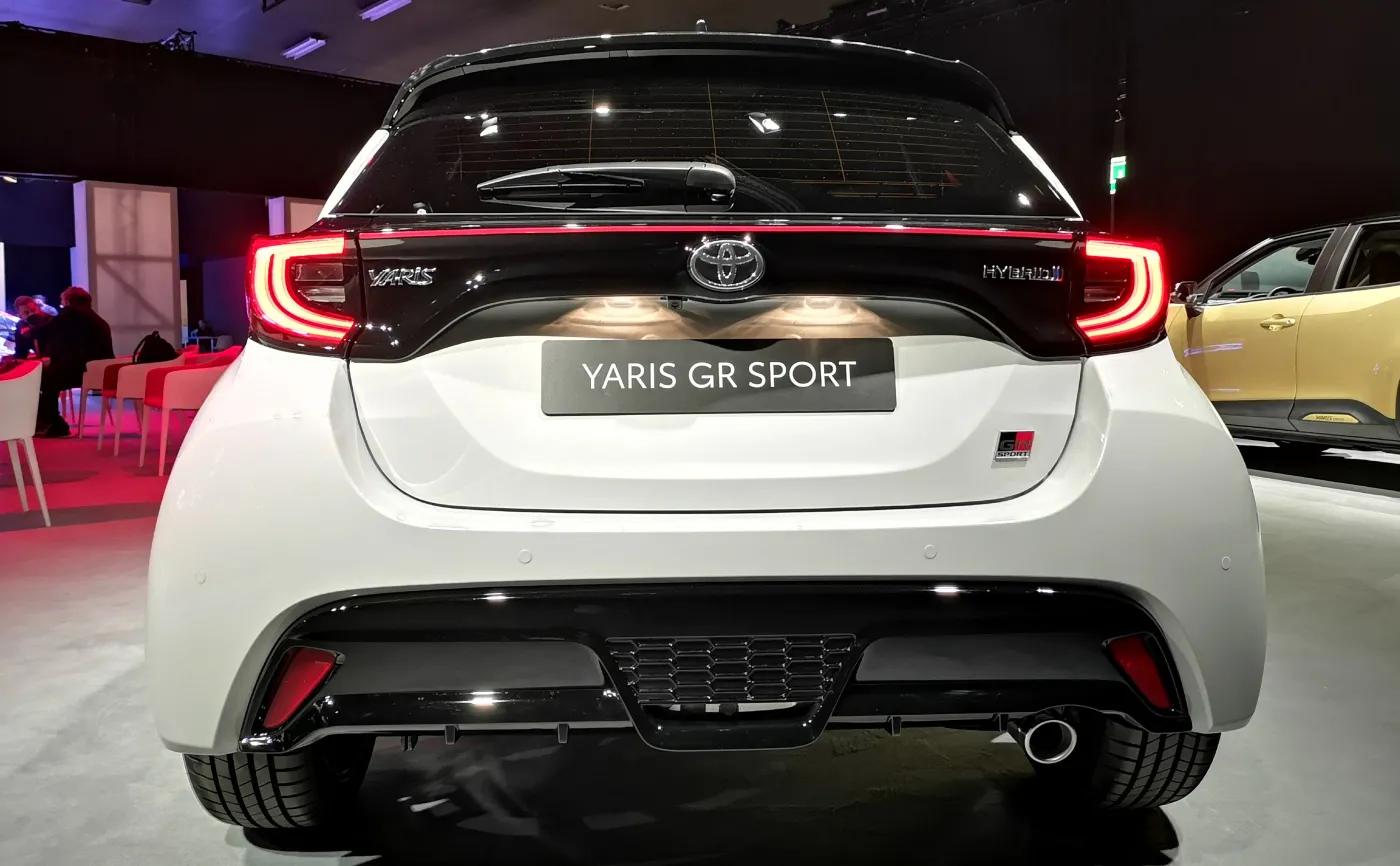 toyota-yaris-gr-sport-37327443.jpg