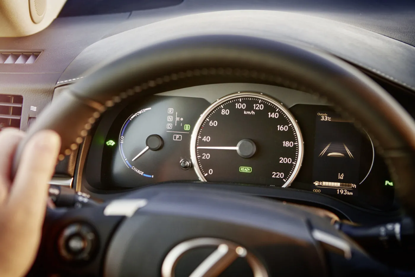 Lexus daje 10 lat gwarancji na auto używane. Przebieg zaskoczy