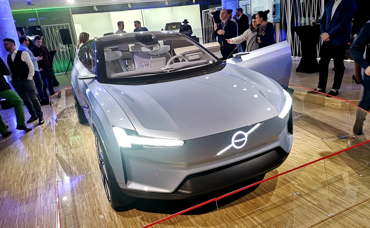 volvo-concept-recharge-37710166.jpg