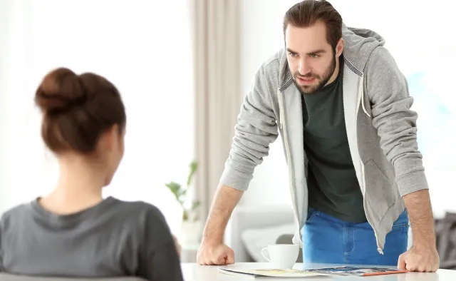 W tych miastach Polacy przeklinają najczęściej. A gdzie najrzadziej? BADANIE