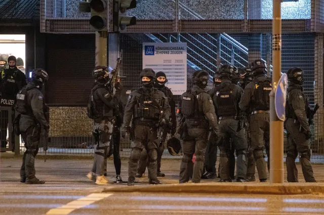Strzelanina w świątyni Świadków Jehowy w Hamburgu. Policja: Napastnik prawdopodobnie nie żyje