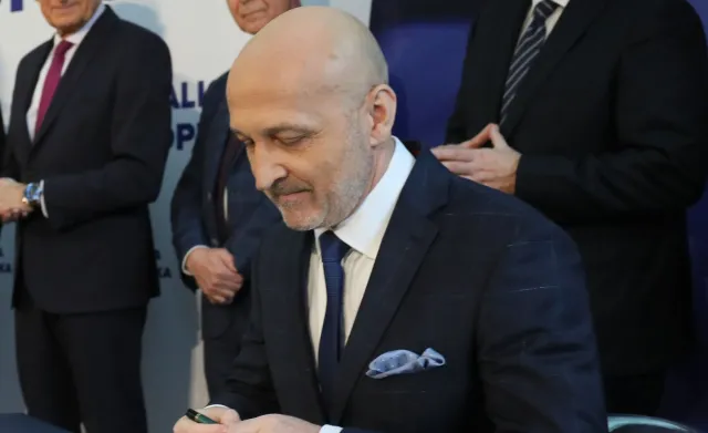 Kazimierz Marcinkiewicz pod okiem prokuratury. "Zdeponowałem ten laptop, bo..."