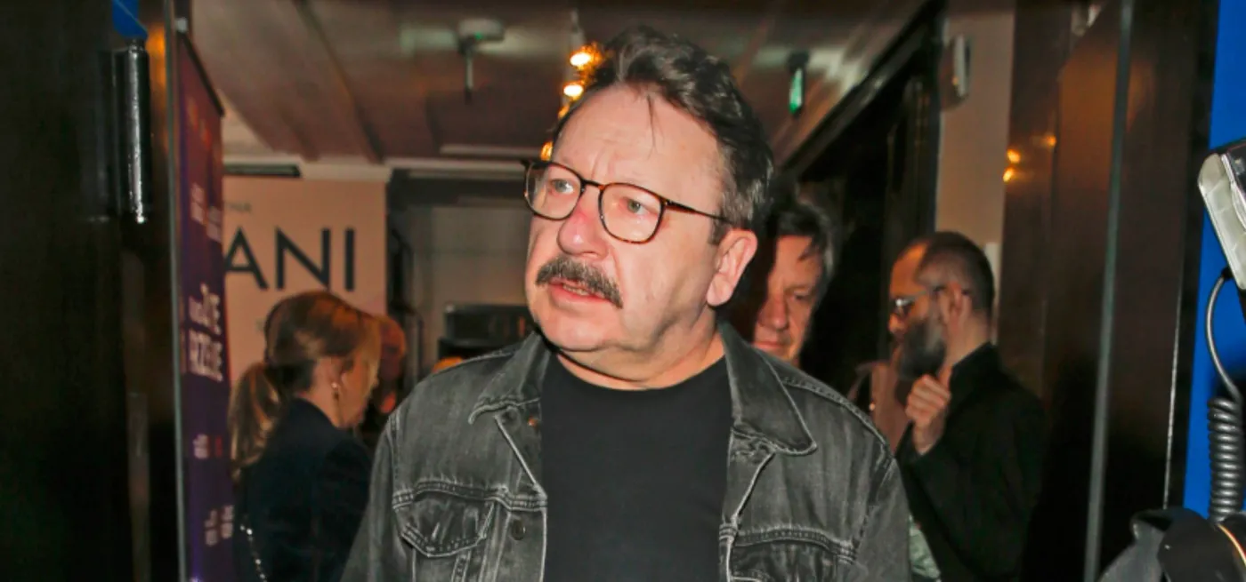 "Ten wąsik, ach, ten wąsik". Zbigniew Zamachowski na premierze filmu "Skołowani" [FOTO]