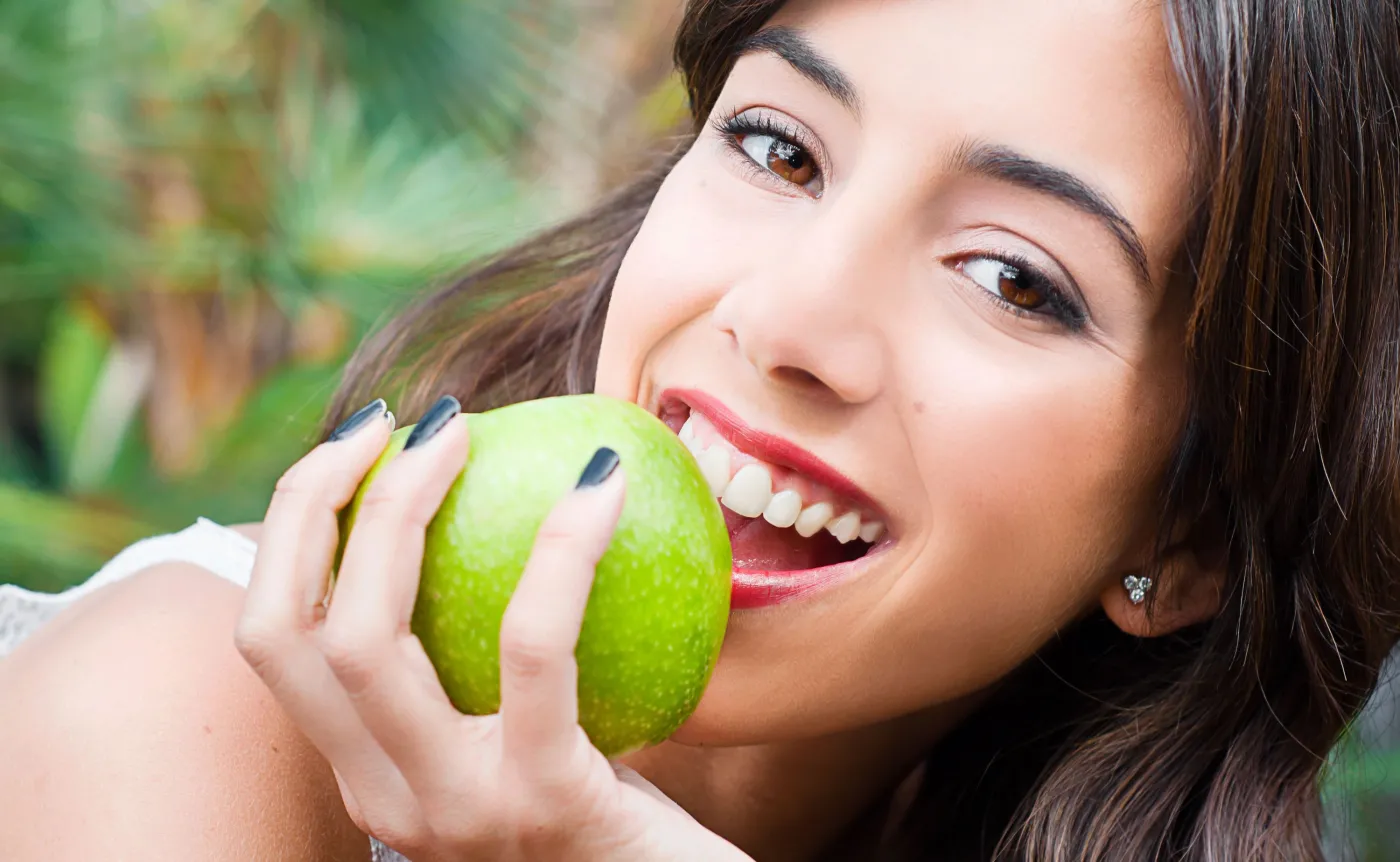 Kobieta je jabłko. Dieta na zdrową skórę