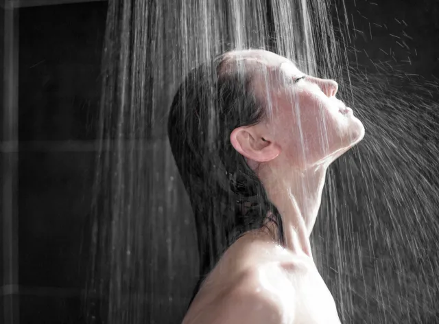 Niemcy oszczędzają ciepłą wodę. Krócej i rzadziej się myją