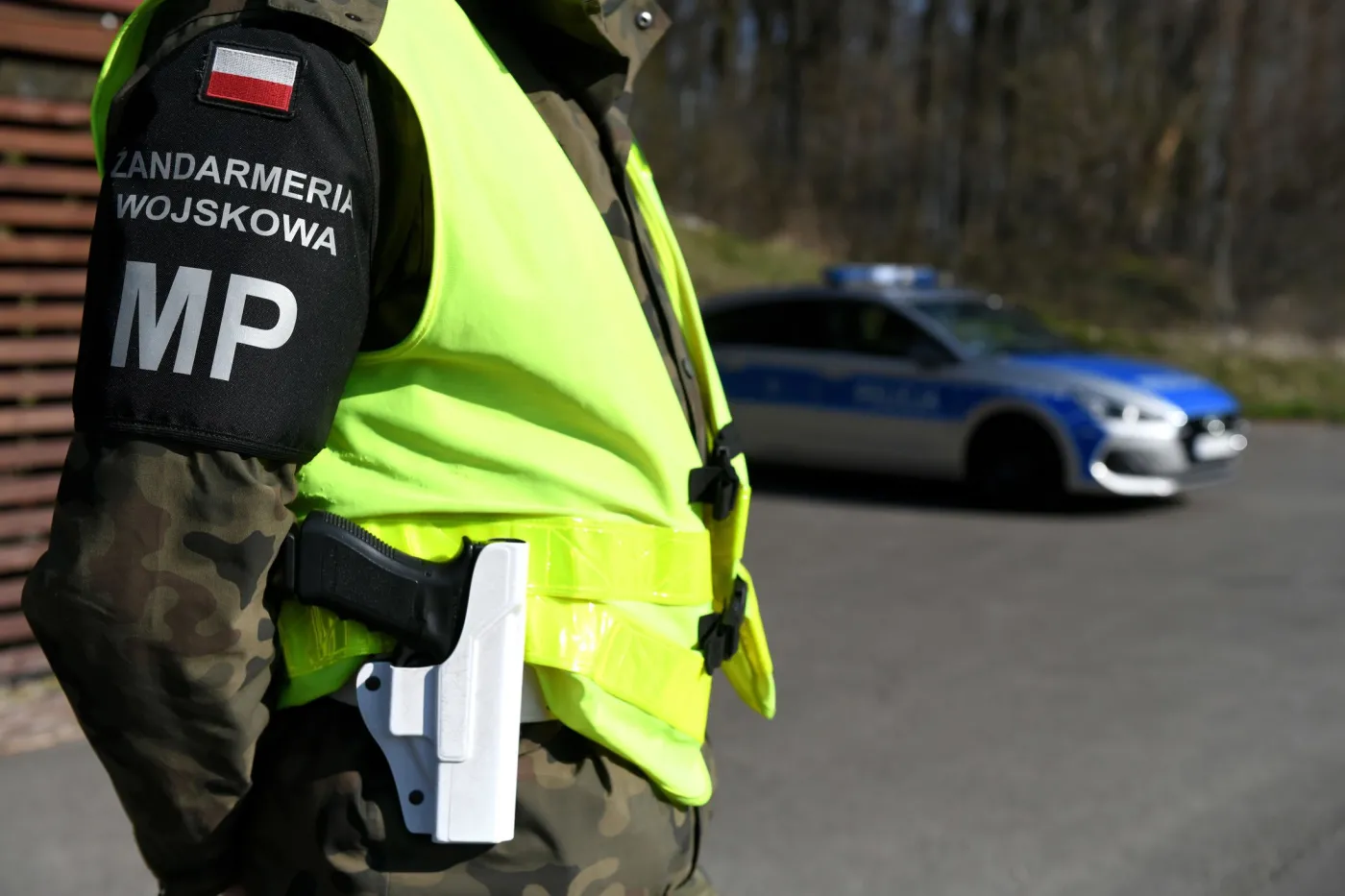 Nieznany obiekt w lesie koło Bydgoszczy. "Ma rosyjskie napisy"