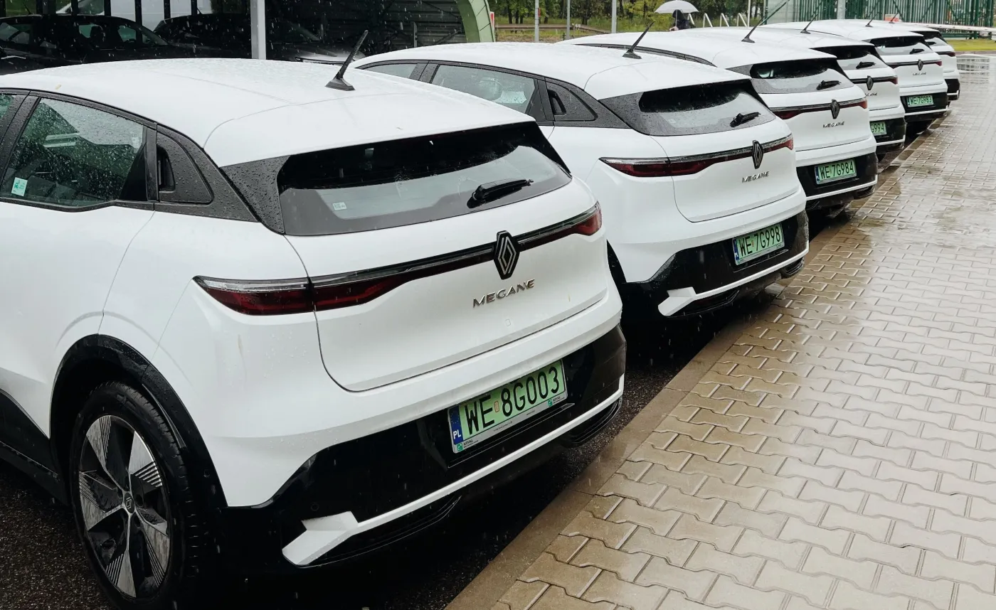 renault-megane-etech-37803733.jpg