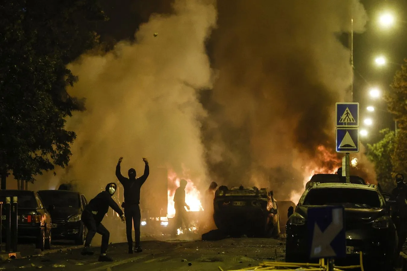 Druga noc zamieszek we Francji po śmierci 17-latka, zastrzelonego przez policjanta