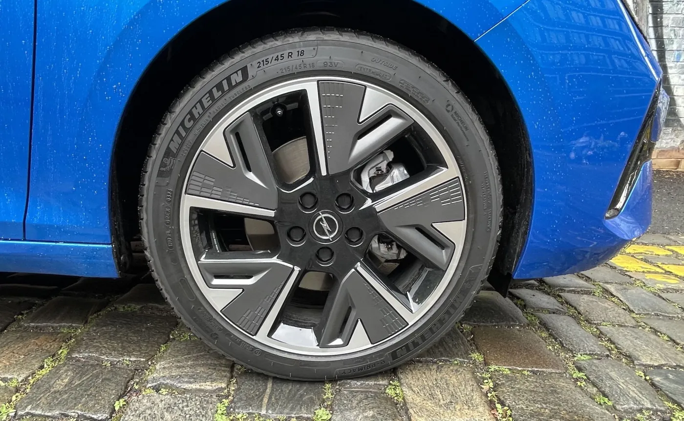 opel-astra-electric-37838549.jpeg