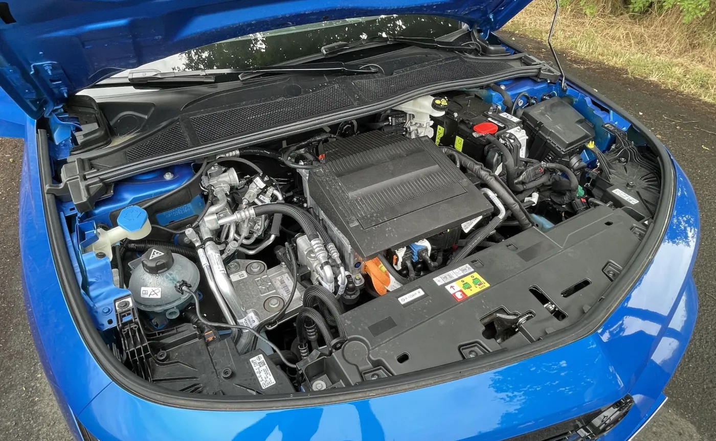 opel-astra-electric-37838588.jpeg