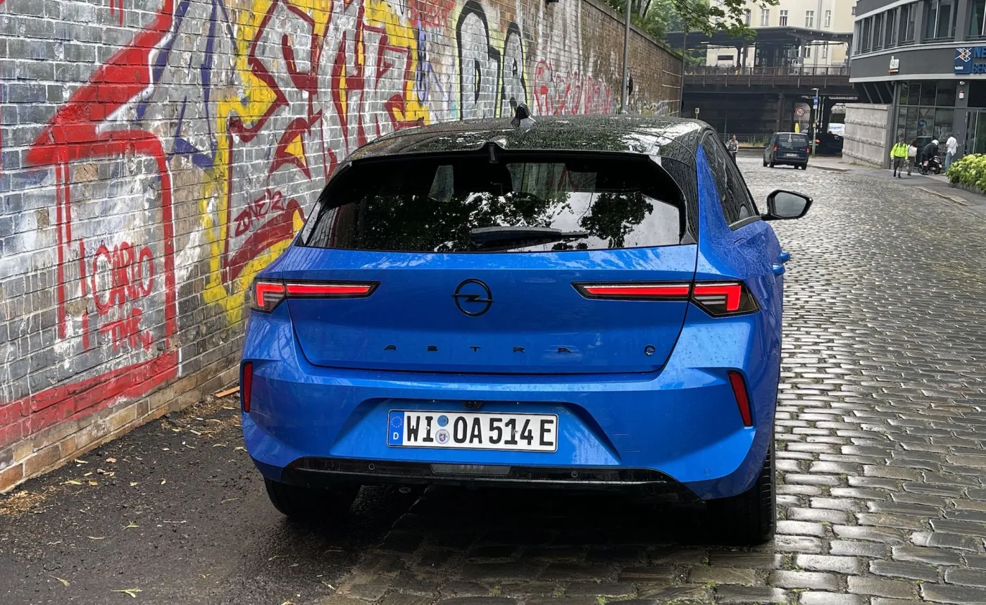 opel-astra-electric-37838602.jpeg