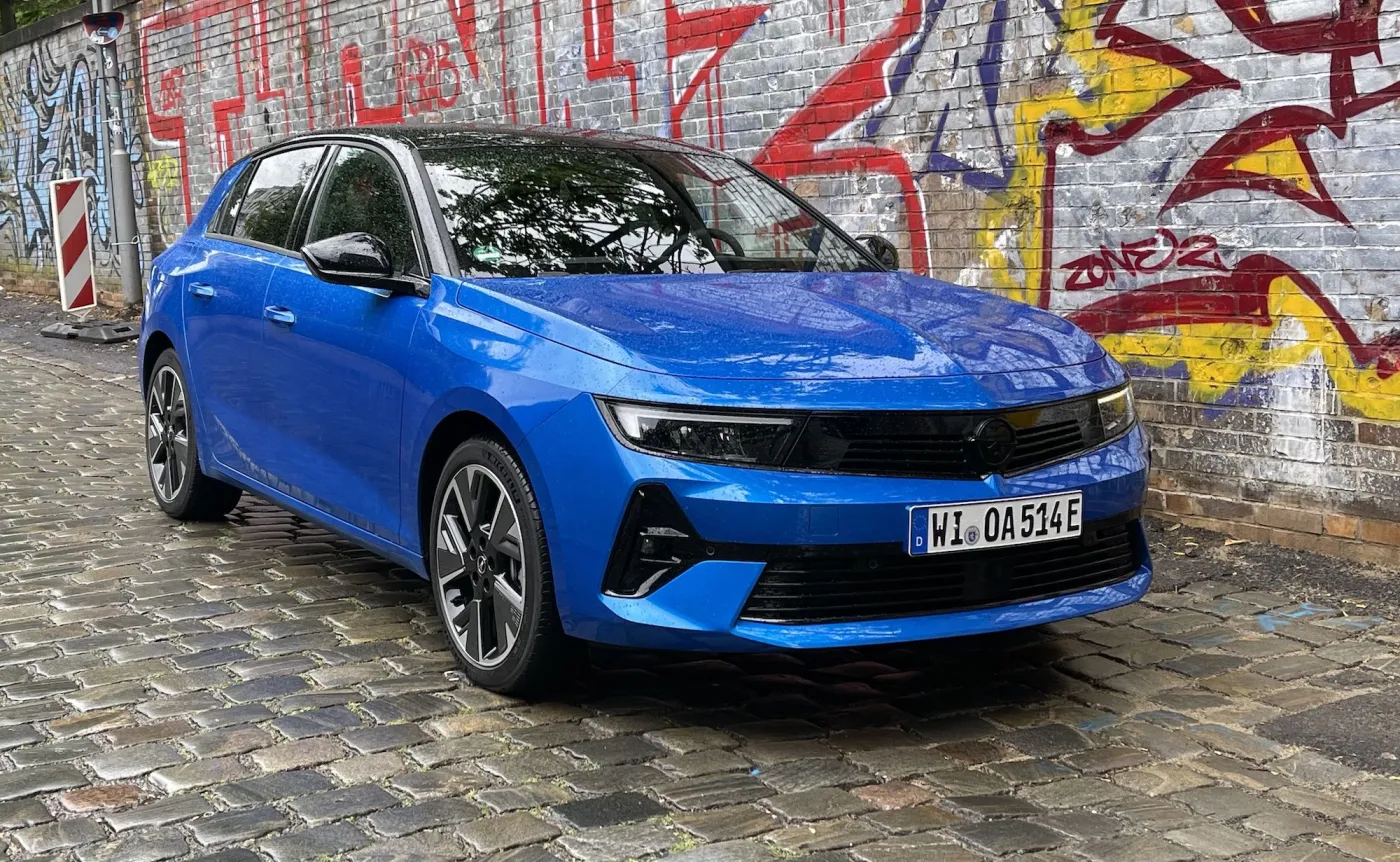 opel-astra-electric-37838632.jpeg