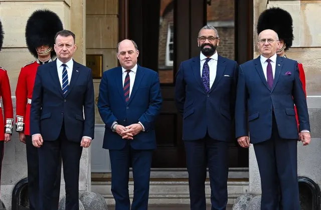 "Strategiczne partnerstwo z Londynem". Rau i Błaszczak podpisali w Londynie dokument