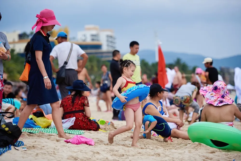 Facekini - najgorętsza moda na upalne dni prosto z Chin. TO trzeba zobaczyć!