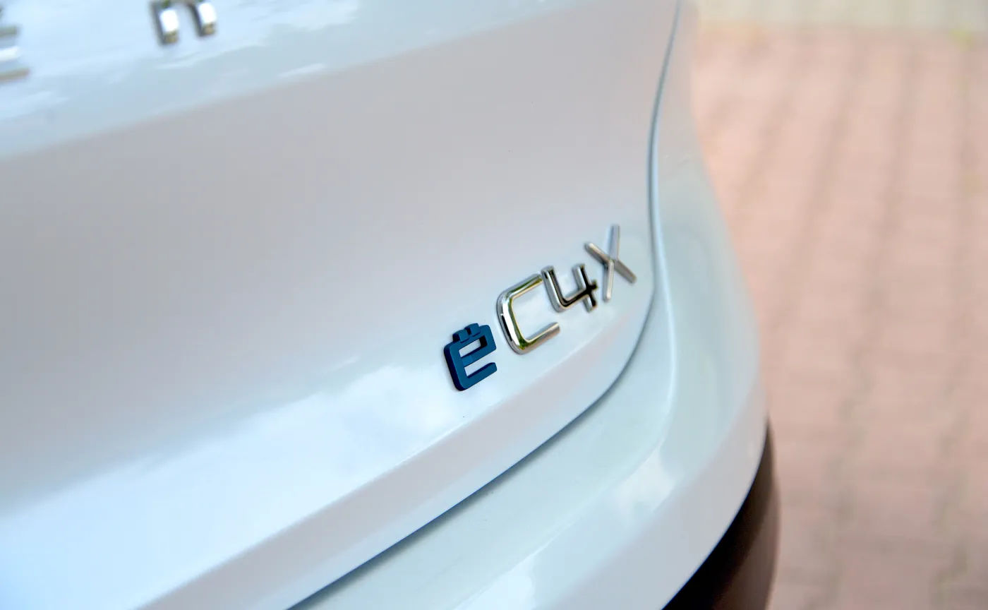 citroen-ec4x-ev-shine-37886194.jpg