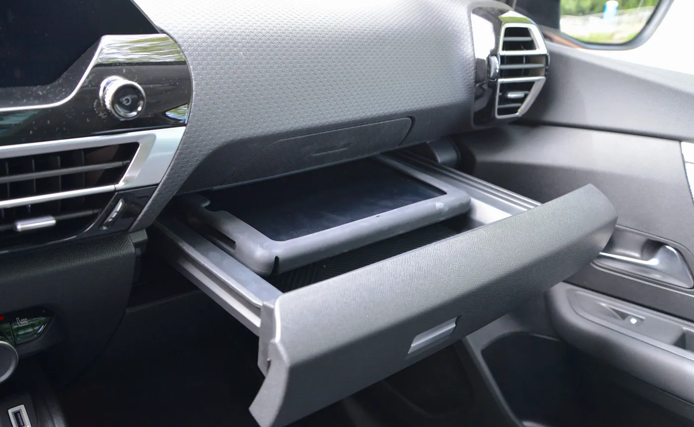 citroen-ec4x-ev-shine-37886272.jpg