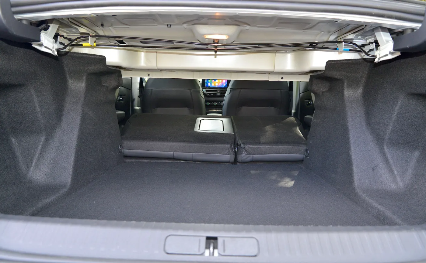 citroen-ec4x-ev-shine-37886288.jpg