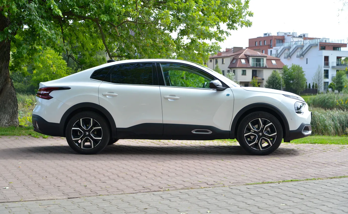 citroen-ec4x-ev-shine-37886293.jpg