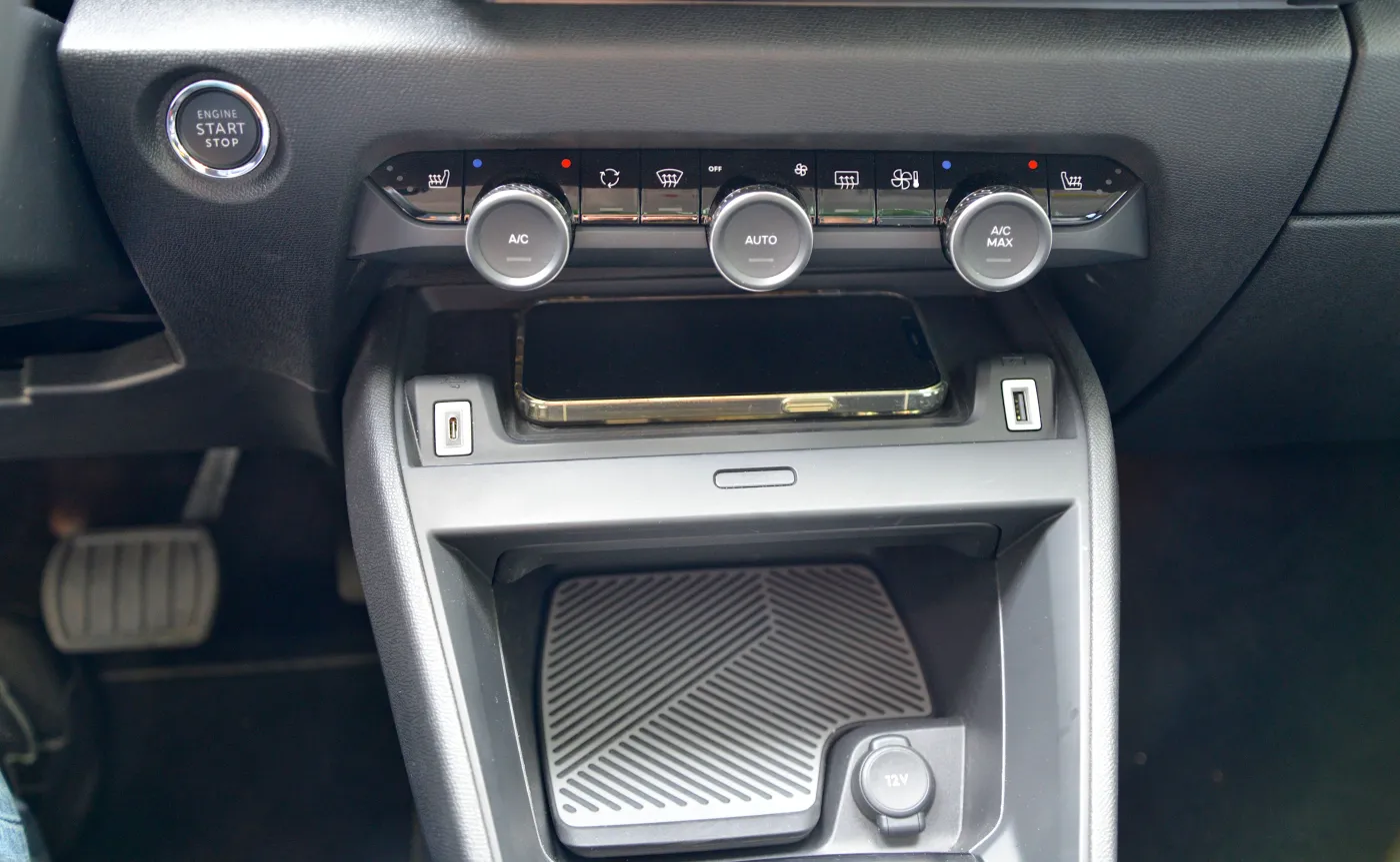 citroen-ec4x-ev-shine-37886203.jpg