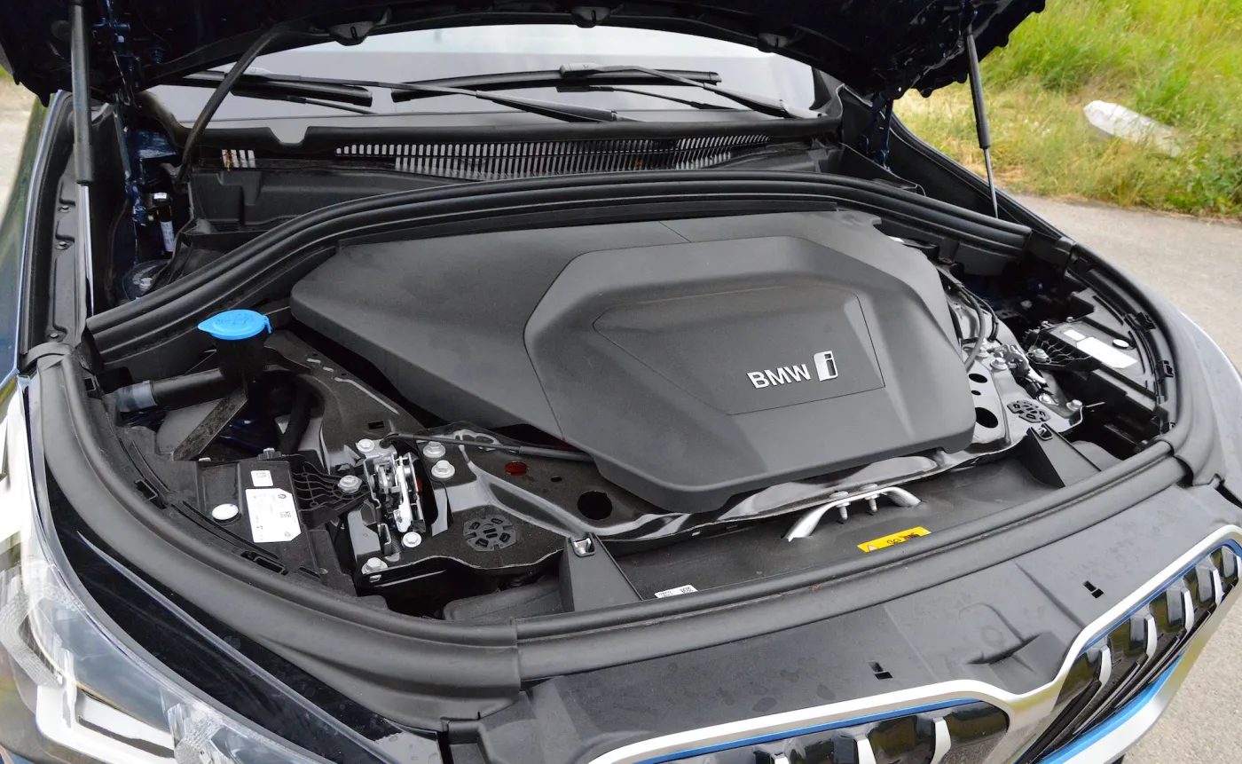 bmw-ix1-xdrive30-xline-37905547.jpg