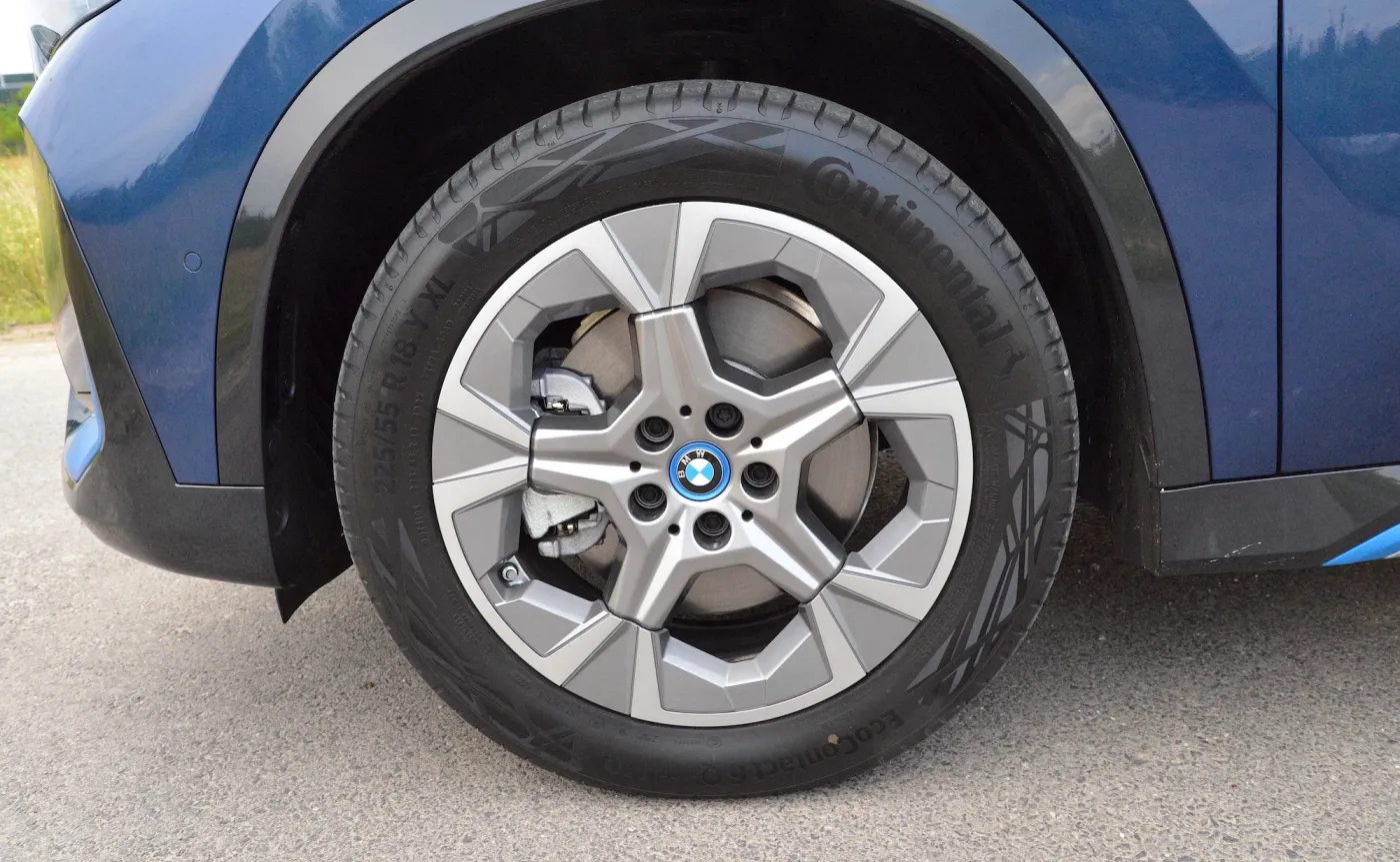 bmw-ix1-xdrive30-xline-37905556.jpg
