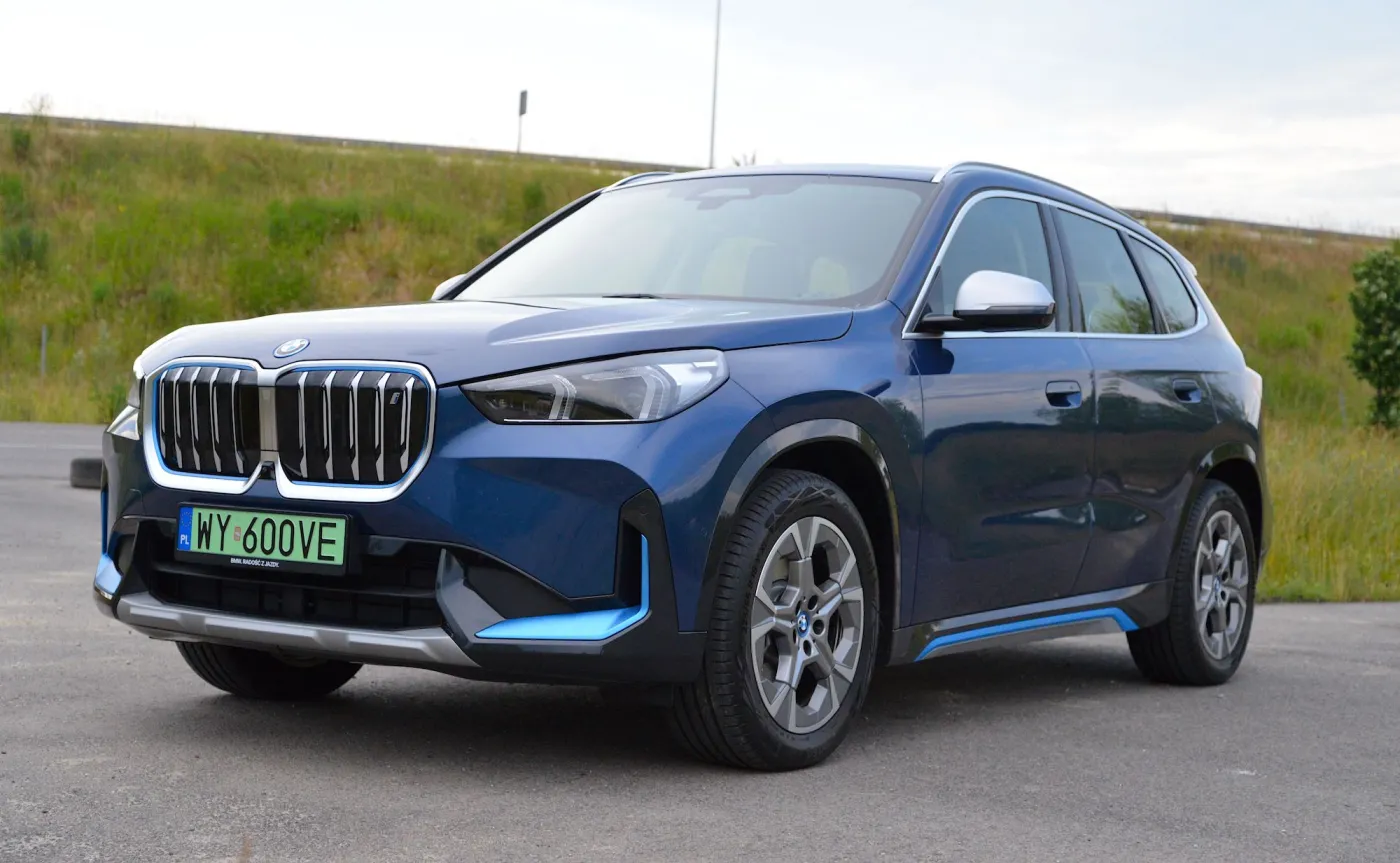 bmw-ix1-xdrive30-xline-37905638.jpg