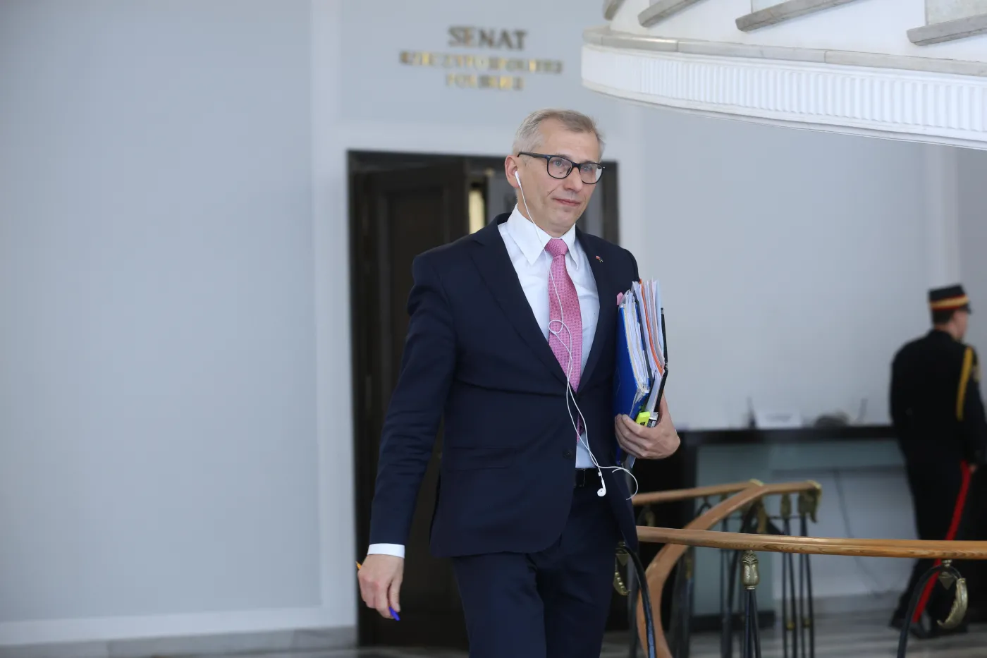 Agresywny mężczyzna w biurze senatora Kwiatkowskiego. "Wyjął nóż i zaczął nim wymachiwać"