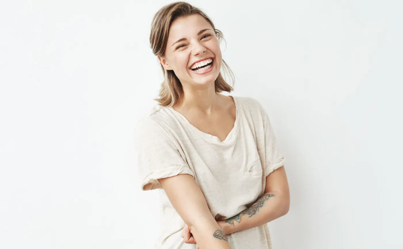 Dziewczyna się śmieje