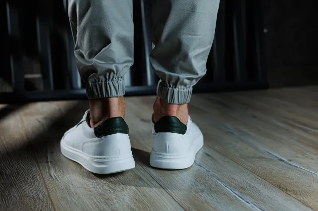 Zbyt wysoki poziom cholesterolu objawia się na nogach. To może być PAD