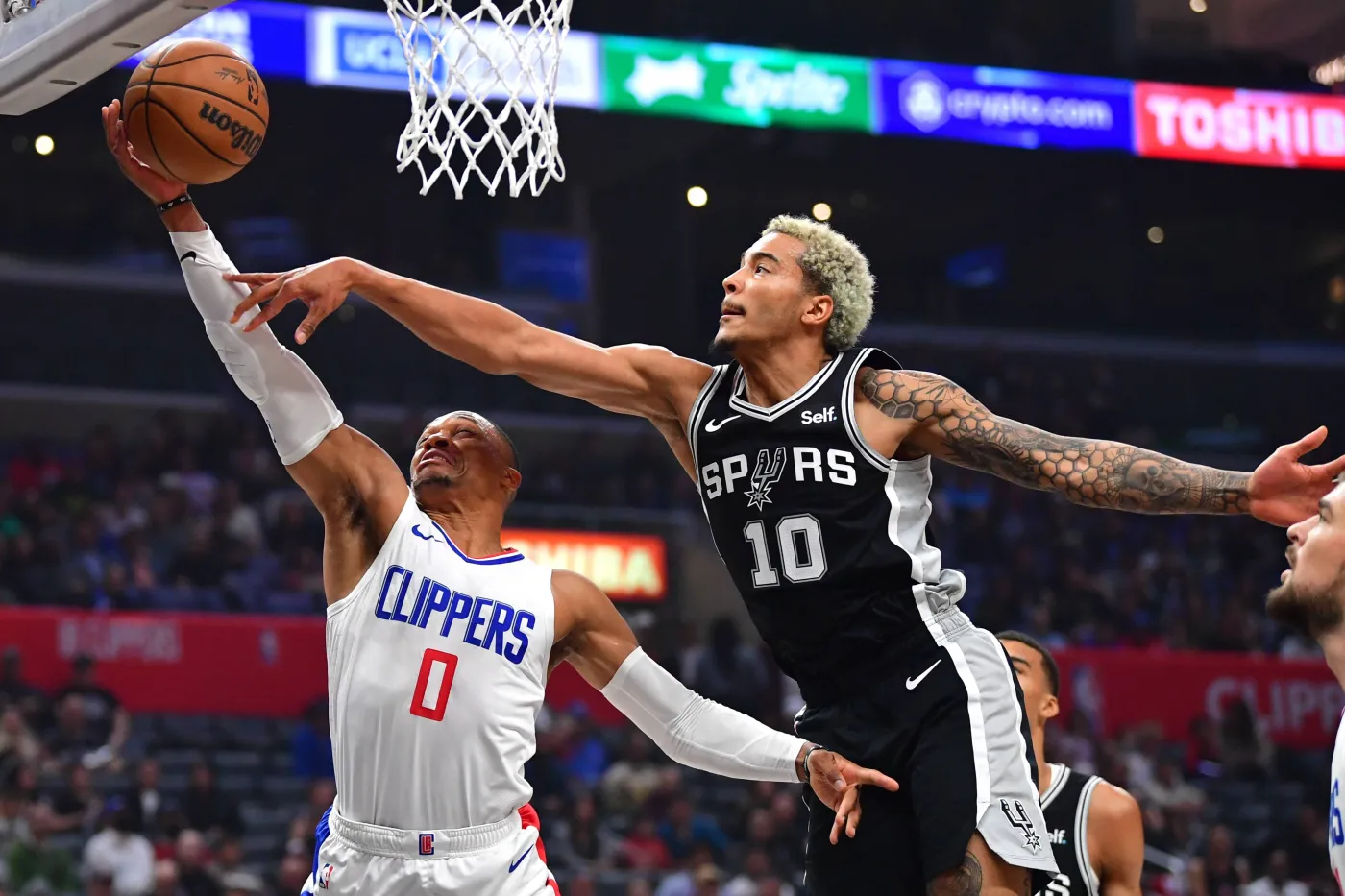 Jeremy Sochan (z prawej)