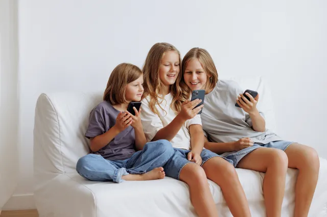 Jak oswoić strach przed używaniem przez dzieci nowych technologii?