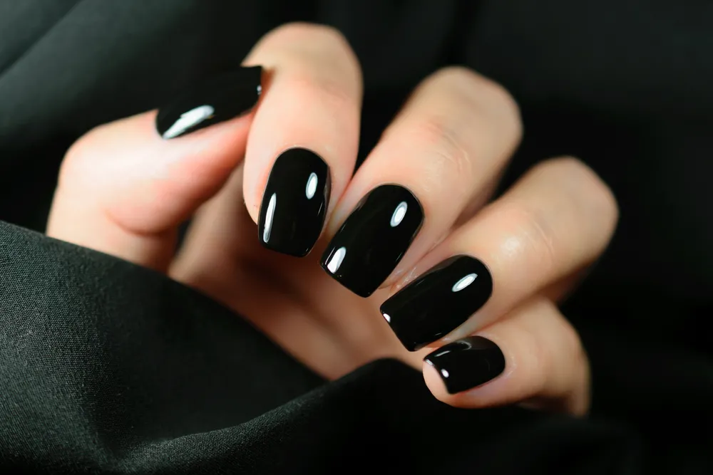 manicure-jednokolorowy-38015224.jpg