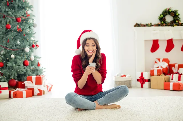 Życzenia świąteczne 2023. Gotowe krótkie i tradycyjne wierszyki do SMS-a [PRZYKŁADY]