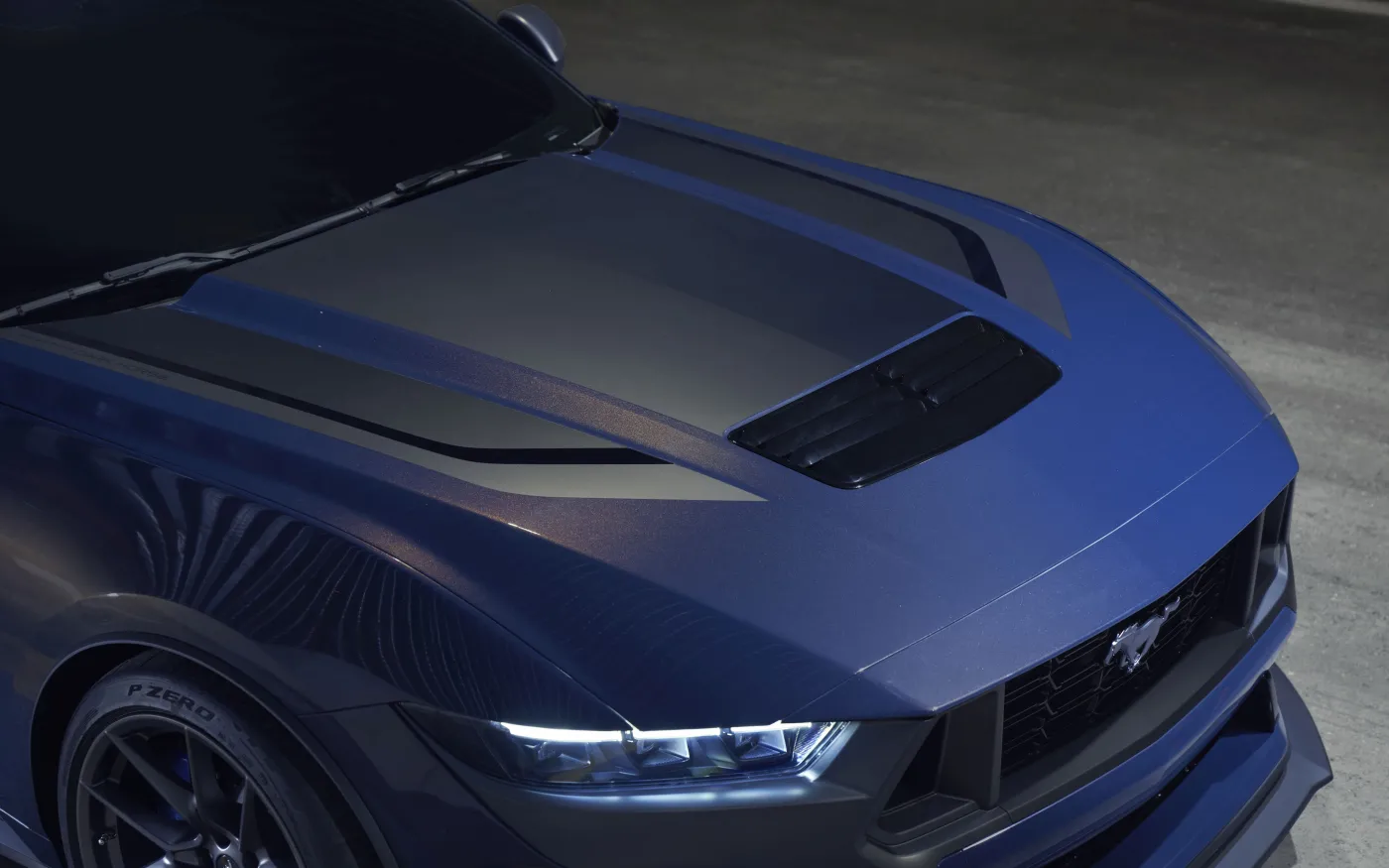 mustang-dark-horse-03-38034635.jpg