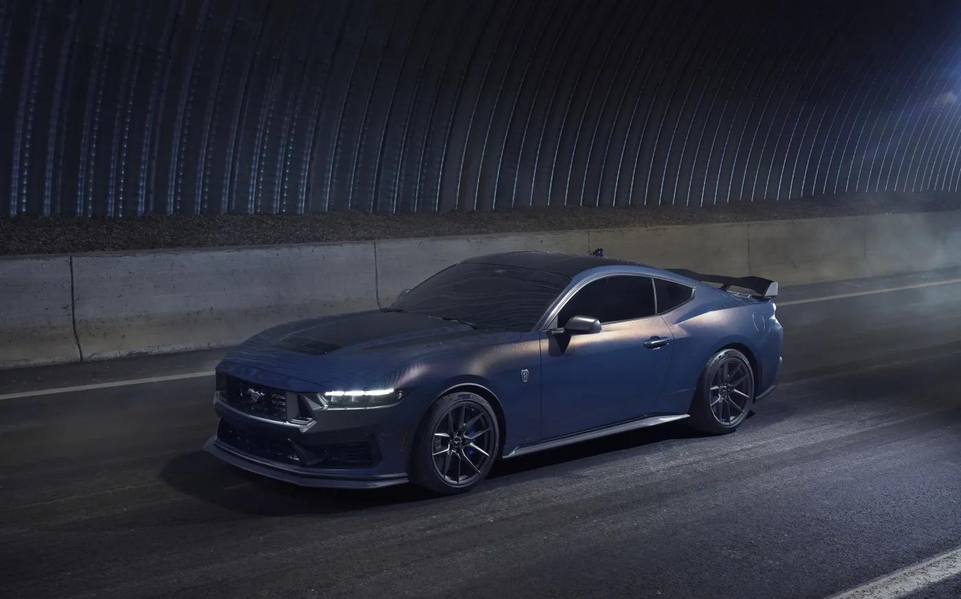 mustang-dark-horse-05-38034586.jpg
