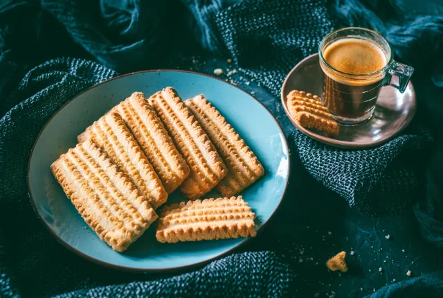 Ten przepis ma ponad 60 lat. Ciastka są wyjątkowo kruche [PRZEPIS]