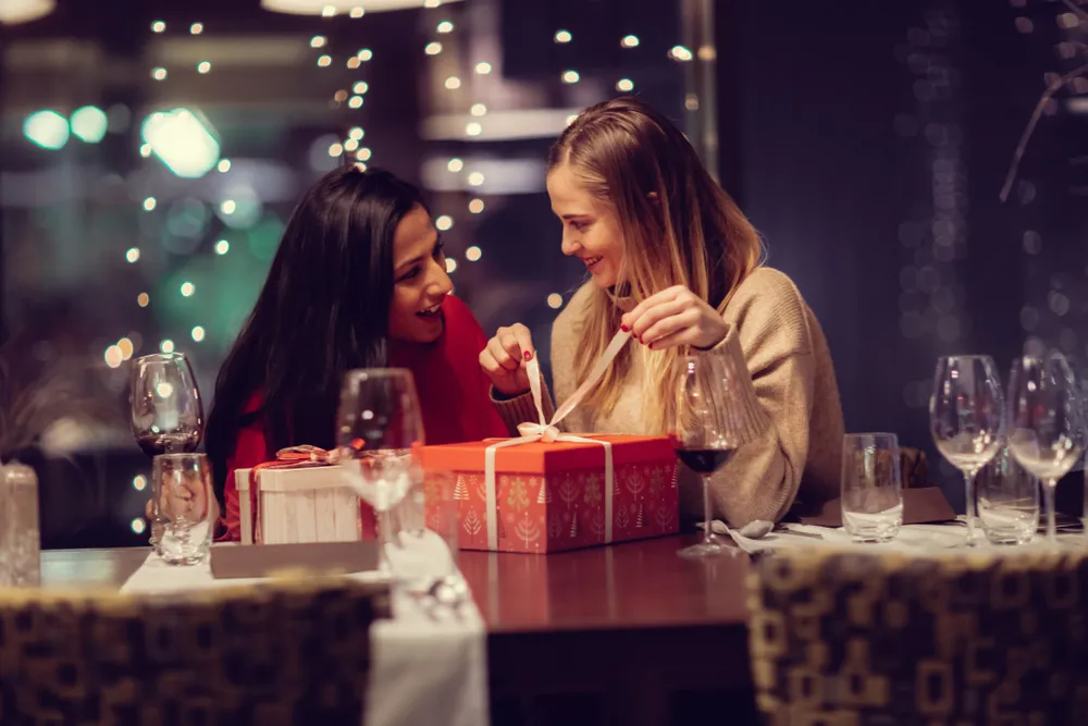 Przegląd kosmetycznych prezentów świątecznych na ostatnią chwilę. Podpowiadamy, co warto kupić